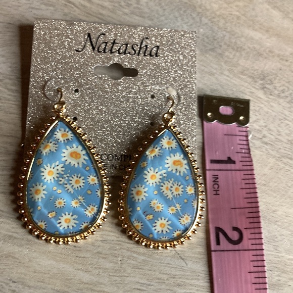 Natasha Fashion Faceted Teardrop Earrings Blue & Yellow Daisies Gold Col… - Picture 4 of 8